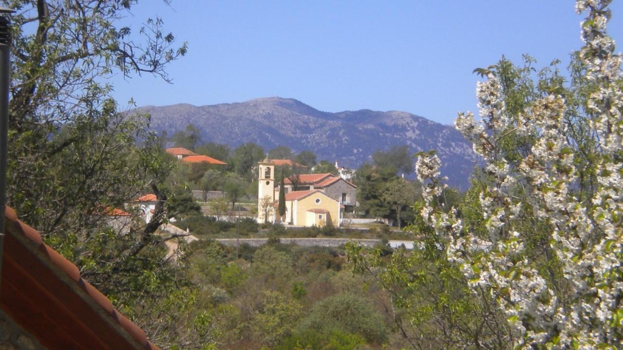 Stone House In A Quiet Landscape, Leonidion Villa Exterior photo