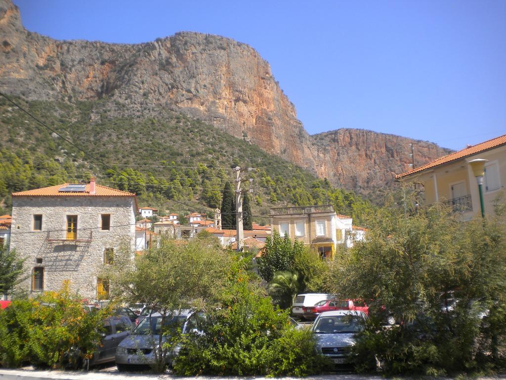 Stone House In A Quiet Landscape, Leonidion Villa Exterior photo