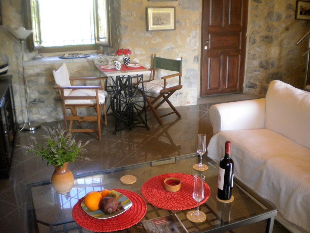 Stone House In A Quiet Landscape, Leonidion Villa Exterior photo
