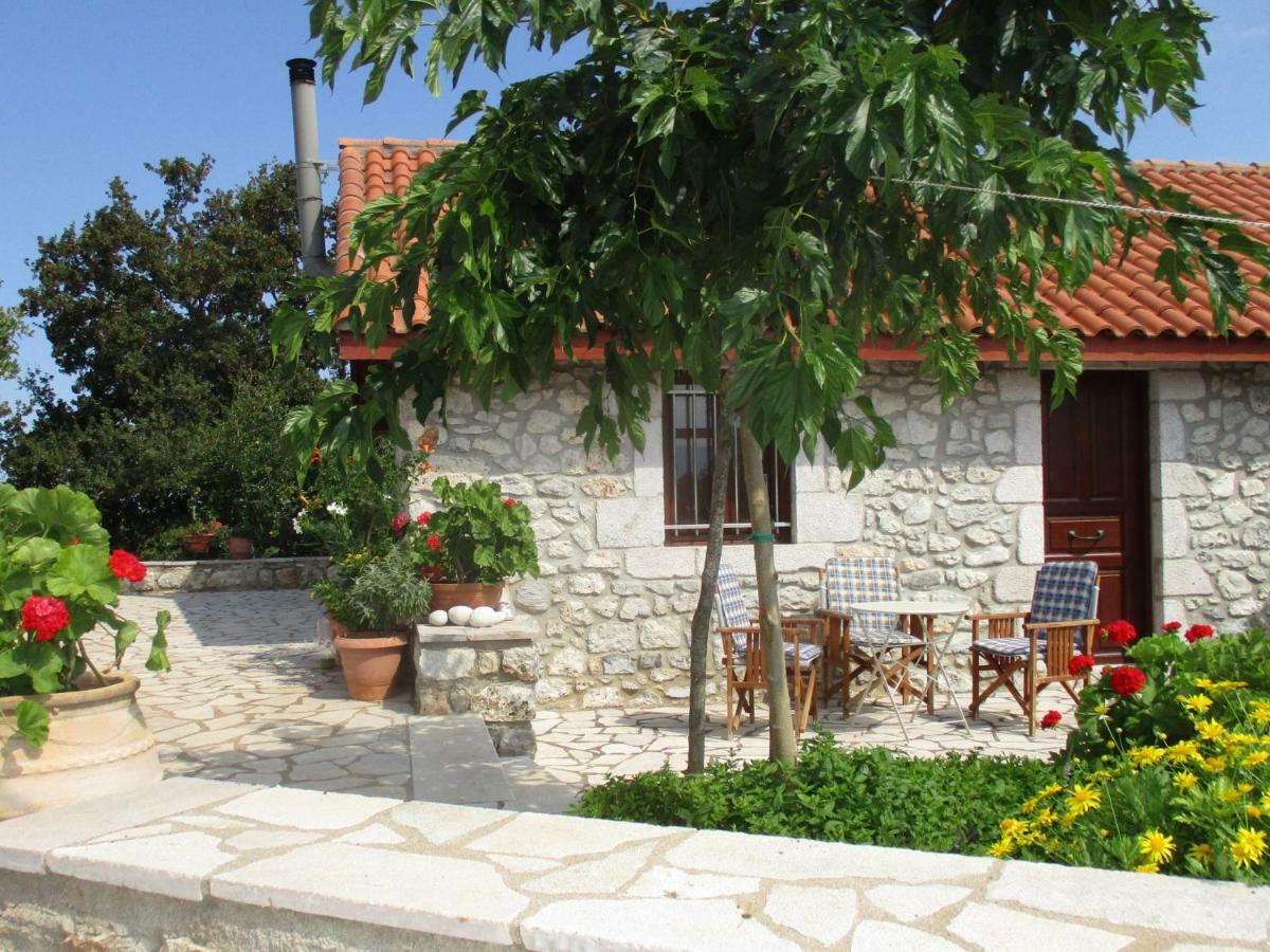 Stone House In A Quiet Landscape, Leonidion Villa Exterior photo
